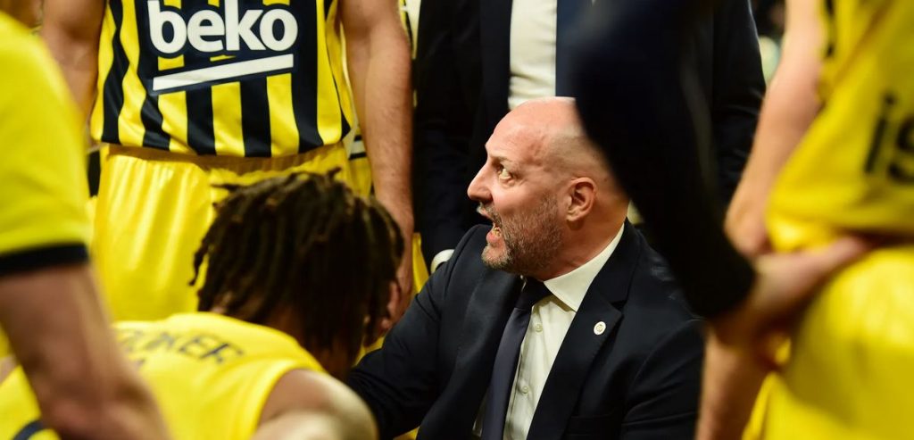 Fenerbahçe Erkek Basketbol Takımı Başantrenörü Aleksandar Djordjevic