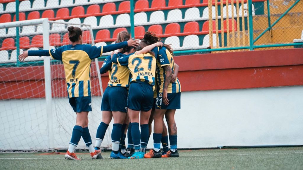 Fenerbahçe Kadın Futbol Takımı