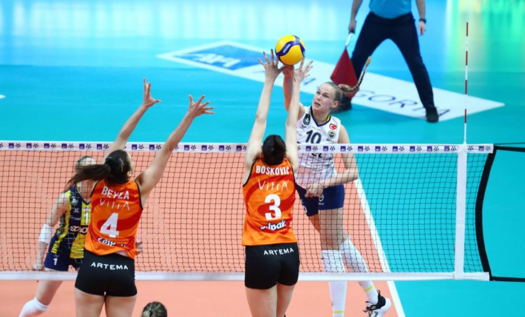 Fenerbahçe Opet, AXA Sigorta Kupa Voley’de finale yükseldi