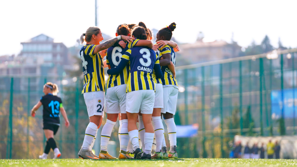 Fenerbahçe Kadın Futbol Takımı