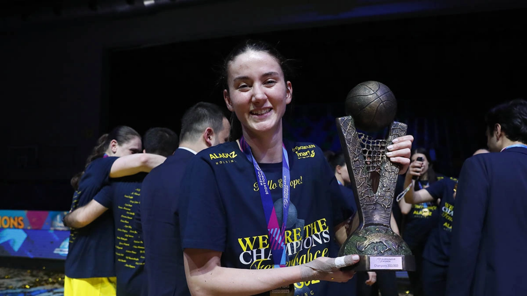 Fenerbahçe Kadın Basketbol Takımımız, Kaptanımızı Olcay Çakır Turgut'a veda etti