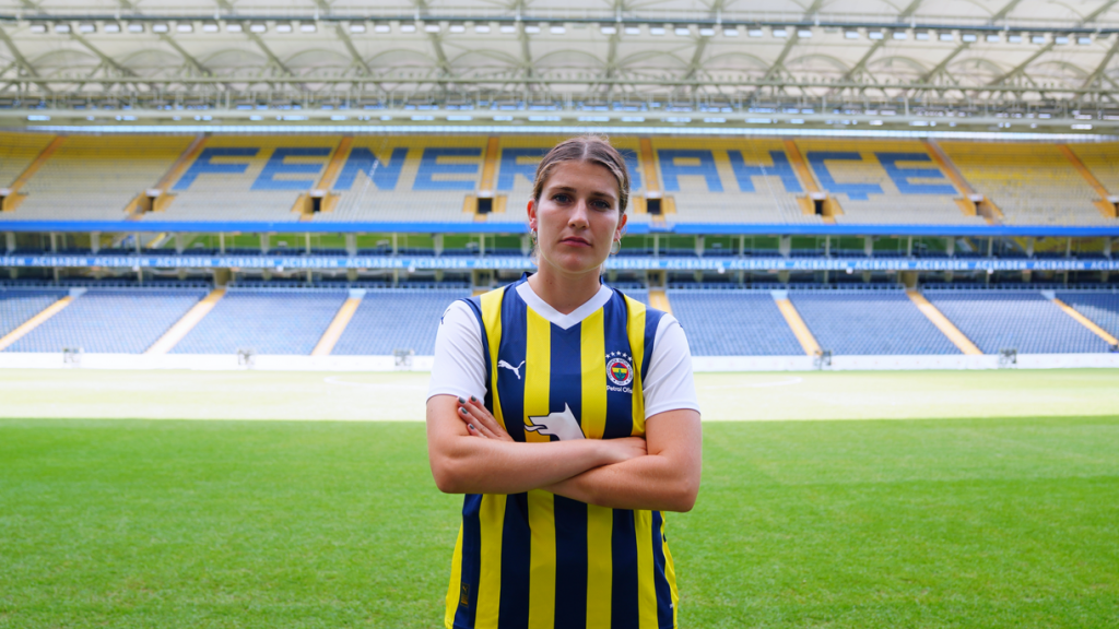 Jana Radosavljevic Fenerbahçe Petrol Ofisi'nde