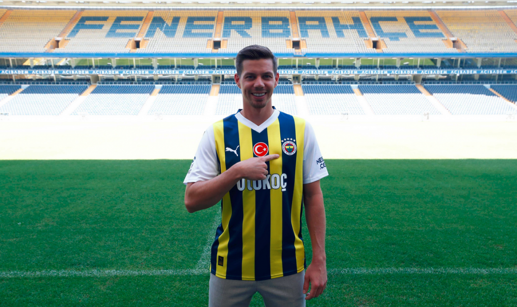 Miha Zajc 3 yıl daha Fenerbahçe'de