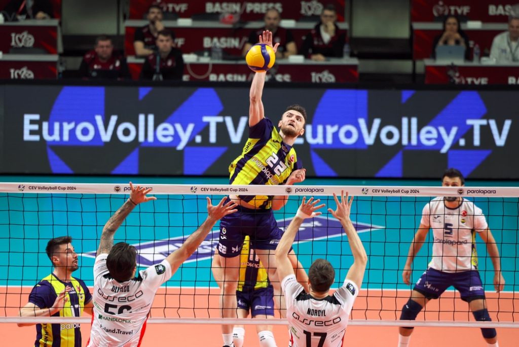 Fenerbahçe Parolapara, CEV Cup’a yarı finalde veda etti