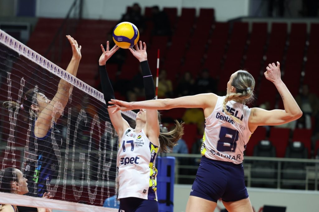 Fenerbahçe Opet, Kupa Voley’de yarı finale yükseldi