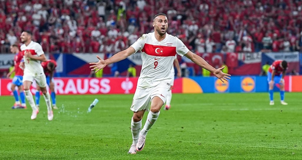 Cenk Tosun Fenerbahçe'de