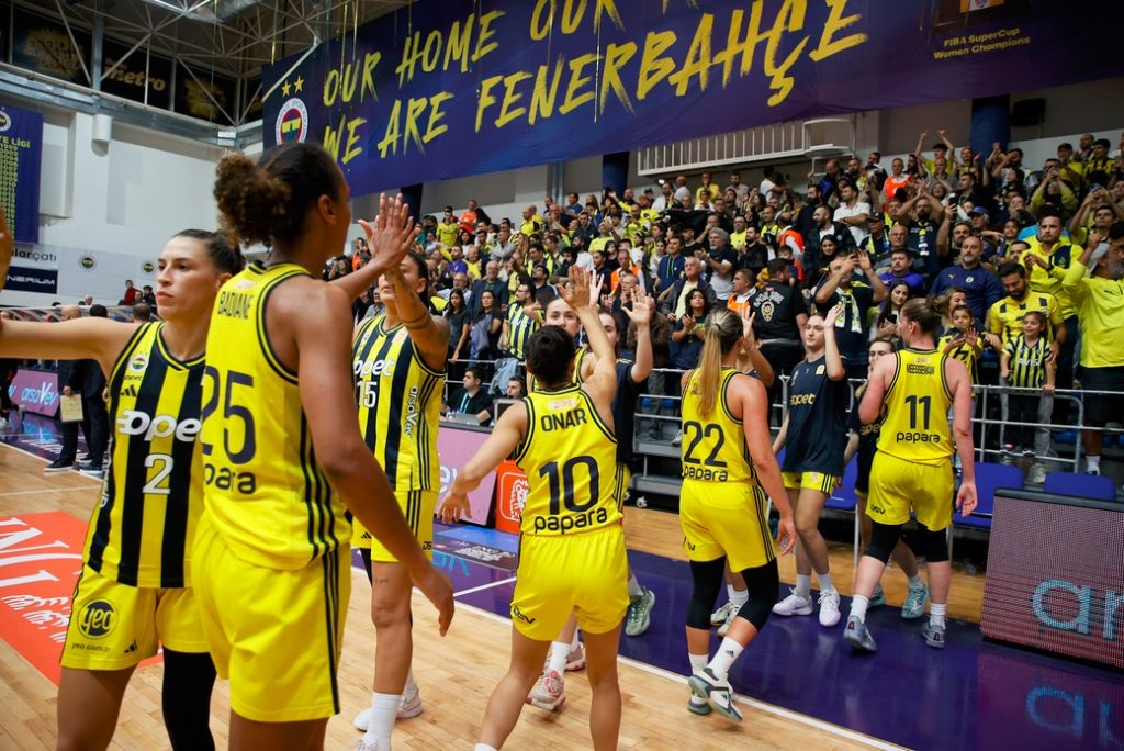 Fenerbahçe Kadın Basketbol Takımı